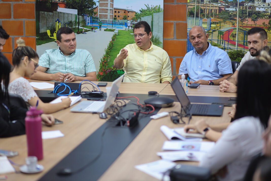 SEDURB, UGI E AMAZONASTUR SE REUNEM COM PREFEITO DE NOVO AIRÃ_O PARA DISCUTIR PROJETOS TURISTICOS PARA O MUNICIPIO_FOTO_TIAGO CORREA_UGPE_01