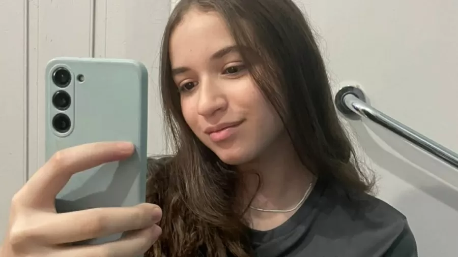 melissa-campos-de-14-anos-foi-assassinada-na-escola-em-8-de-maio-1747767290682_v2_900x506.jpg