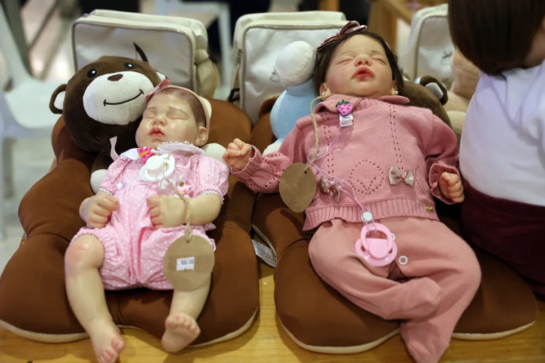 projeto-de-lei-proibe-atendimento-hospitalar-a-bebes-reborns-em-vitoria-2730418-article